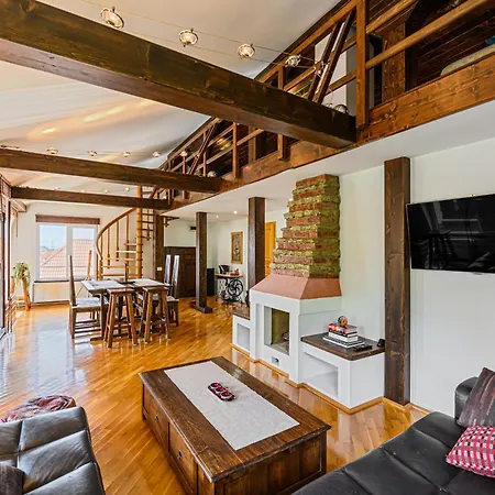 דירה Unique 2 Floor Penthouse In - Rare Location *