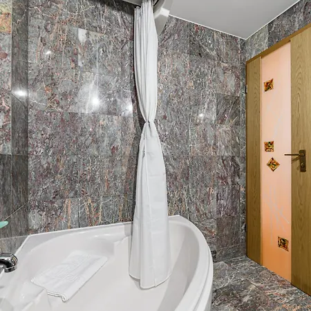 Unique 2 Floor Penthouse In - Rare Location דירה בראשוב