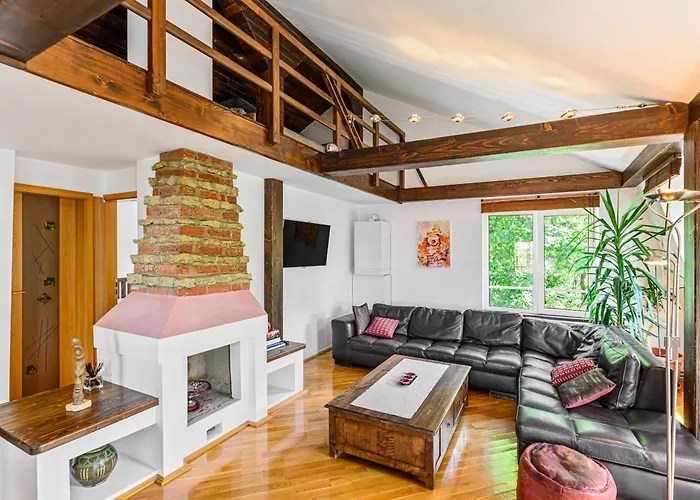 Unique 2 Floor Penthouse In - Rare Location דירה