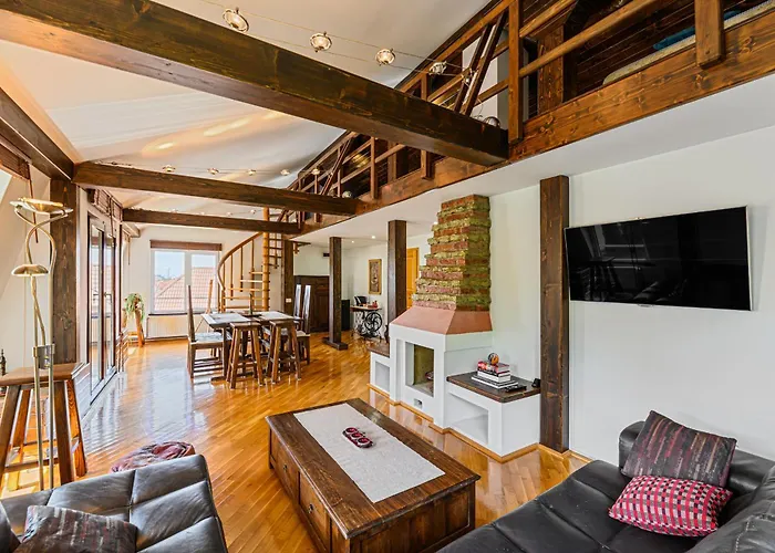 דירה Unique 2 Floor Penthouse In - Rare Location *